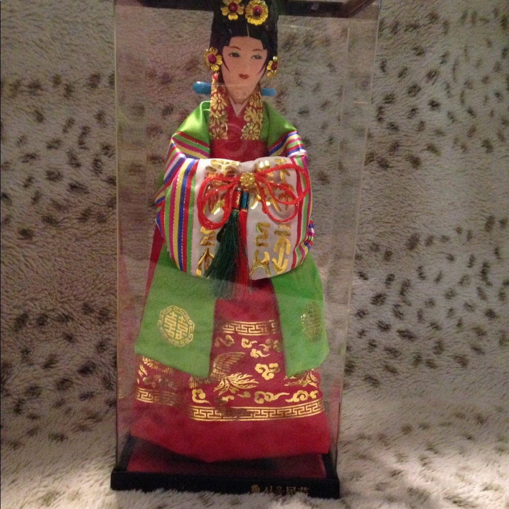 NWOT Korean native doll